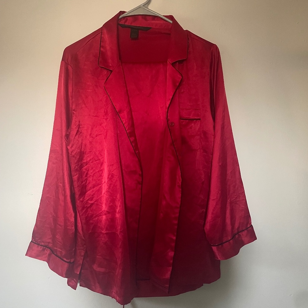 Victoria’s Secret red satin pajama set small